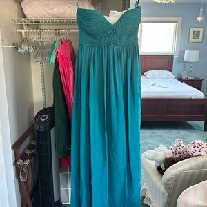 Donna Morgan Jade Chiffon prom / bridesmaid dress